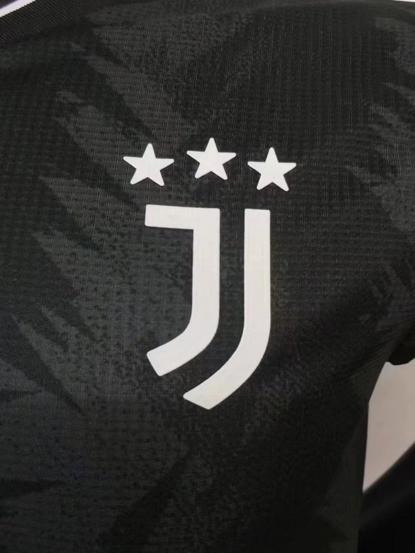 2223 Juventus away